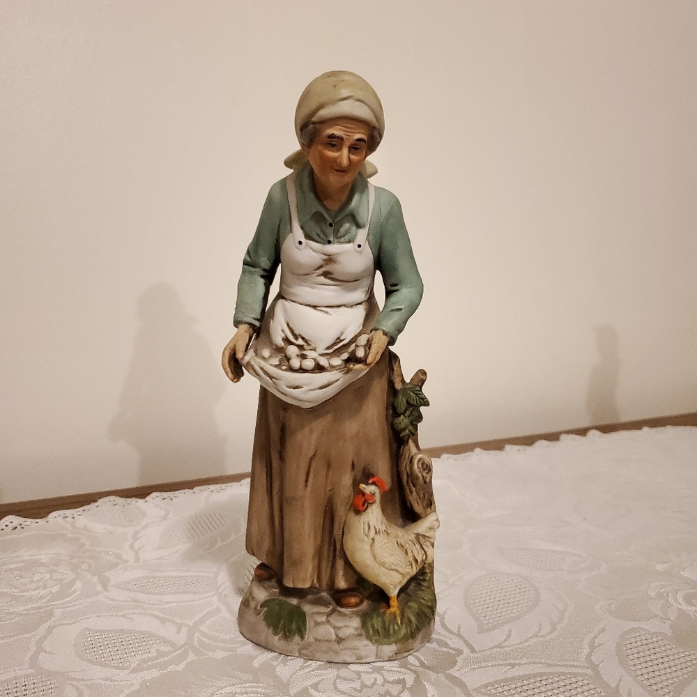 Retired Homco Old Woman Farmer Chicken Figurine Home Interior Figurine #1434